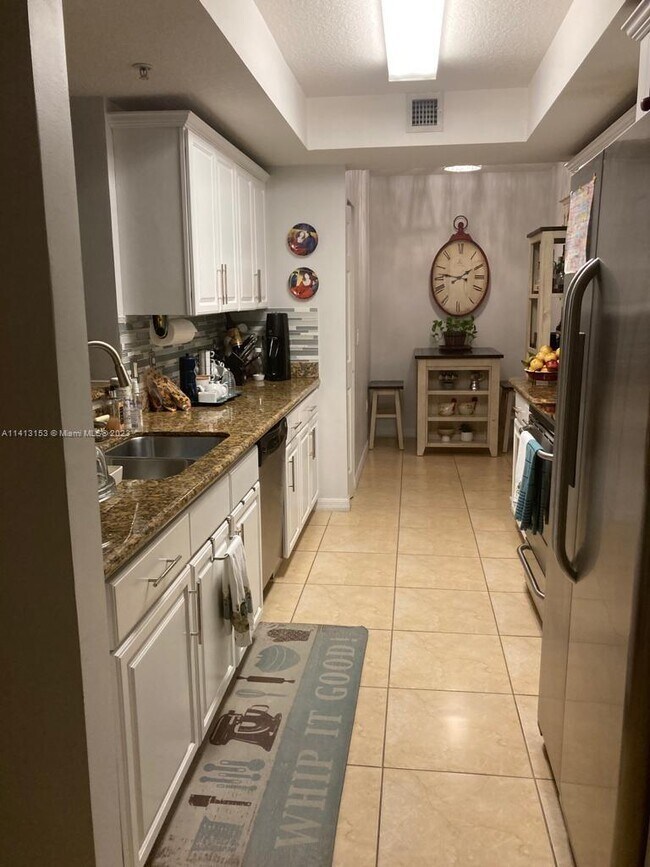 Foto del edificio - 3530 SW 22nd St