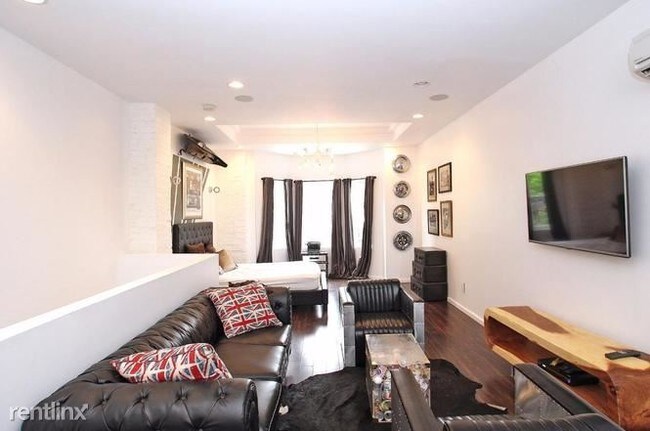Building Photo - Studio, 1 bath Apartment - 548 S 54th St # 2F