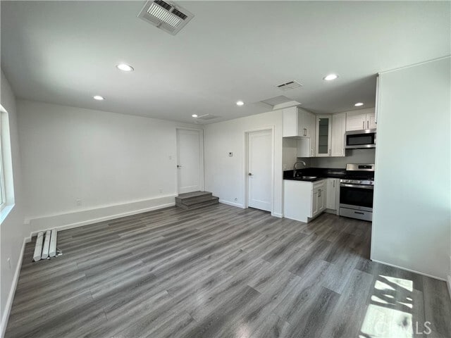 Building Photo - 6201 Goodland Ave