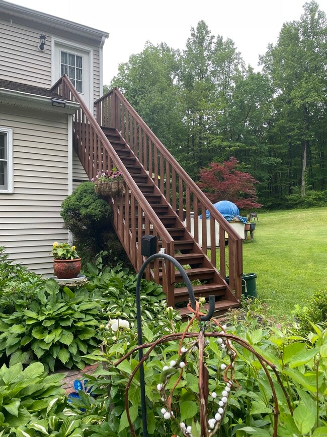 Building Photo - 69 Squash Hollow Rd