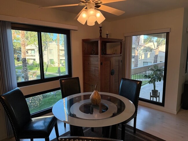 Foto del edificio - 35200 Cathedral Canyon Dr