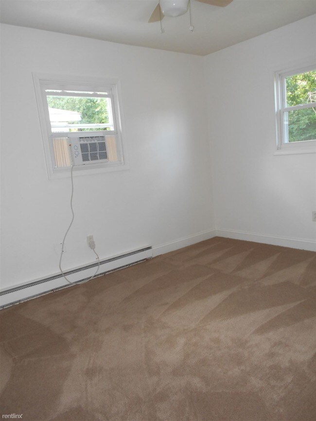 Foto del edificio - 2 br, 1 bath Duplex - 521 Glenrock Rd Apt B