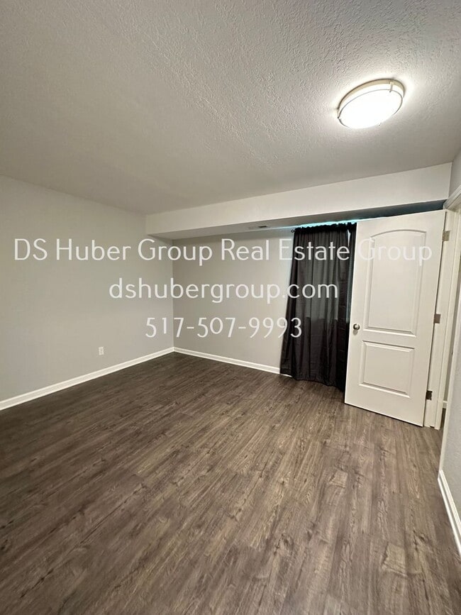 Building Photo - 5400 Maple Ridge Rd