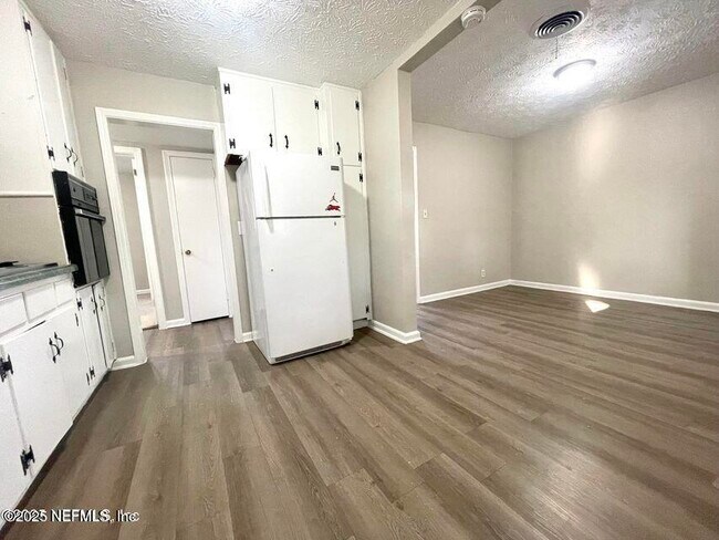 Foto del edificio - 6422 Solandra Dr