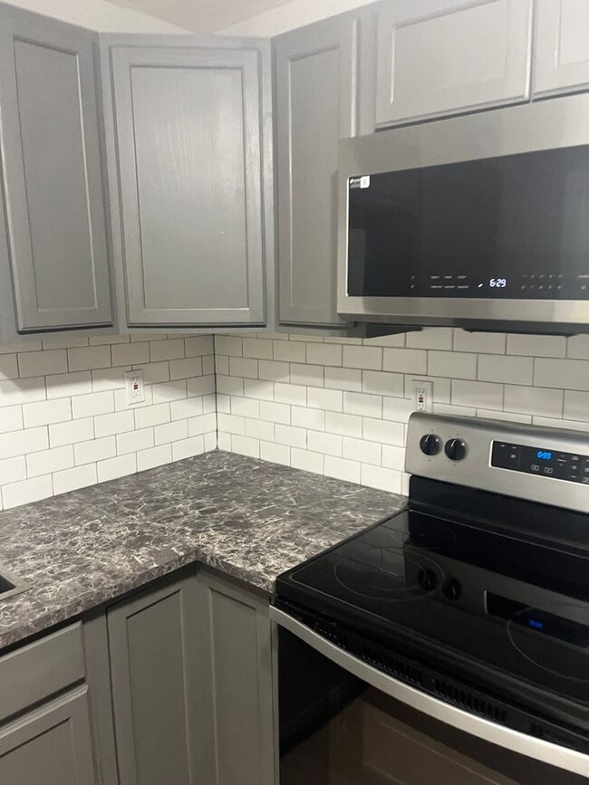 Building Photo - 2 BR/1BA | Newly Renovated Unit| In Scottsdale, Georgia