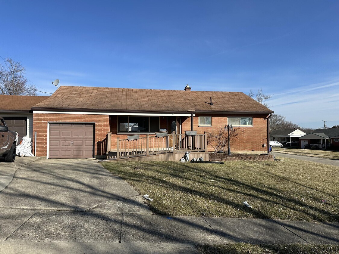 30 Berkshire Ct, Hamilton, OH 45013 House Rental in Hamilton, OH