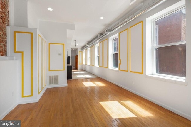 Foto del edificio - 1704 W Girard Ave