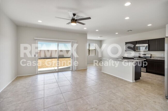 Foto del edificio - Modern Home with Granite, Stainless & a Backyard Built for Arizona Living