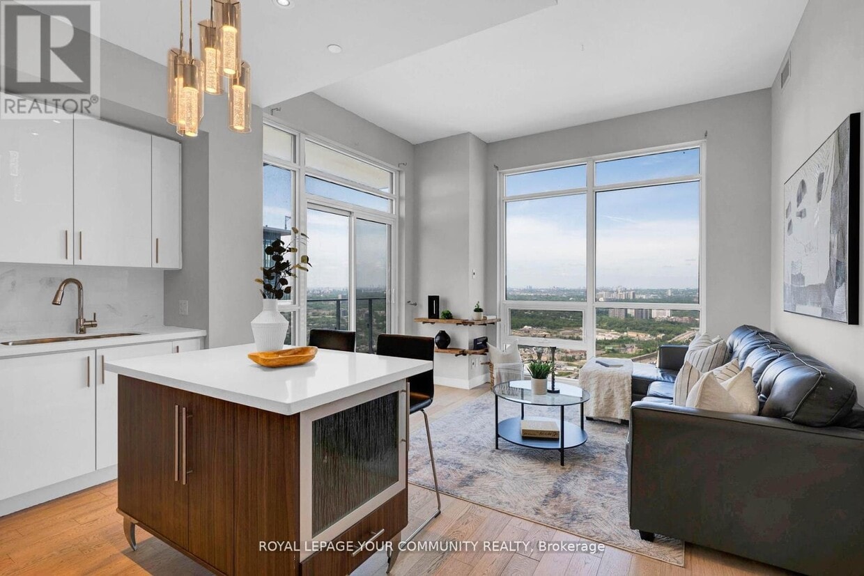 Photo principale - 2220 Lake Shore Blvd W