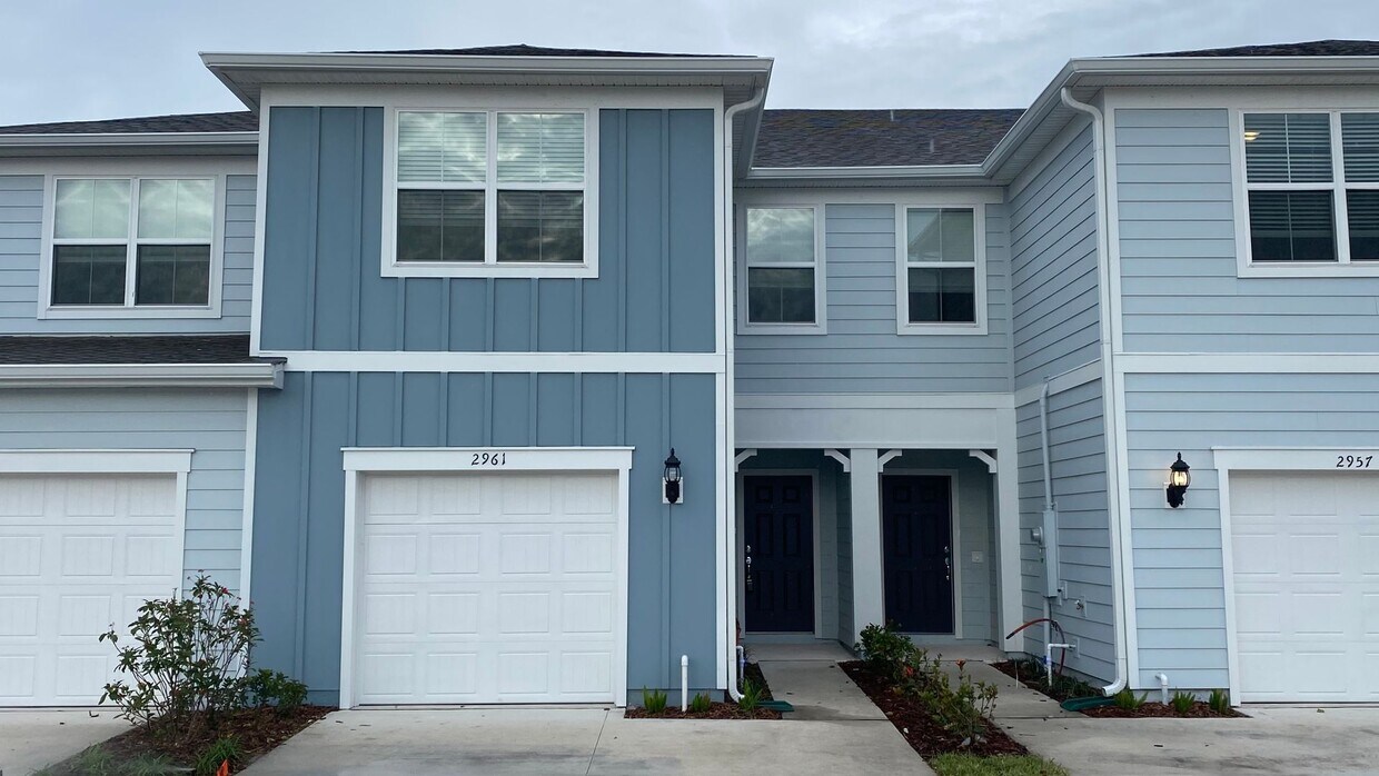 Primary Photo - Move In Special! 3 Bedroom, 2.5 Bath Town ...