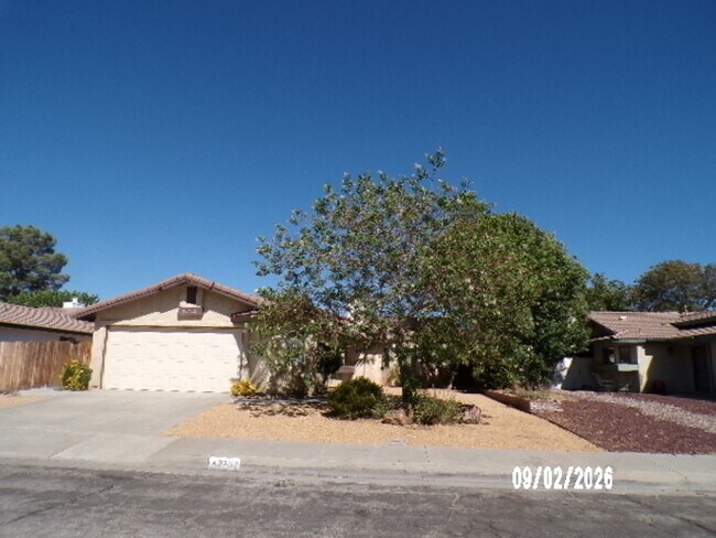 Building Photo - 43702 La Paz Ln