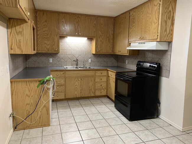 Building Photo - 4725 Ric Dr