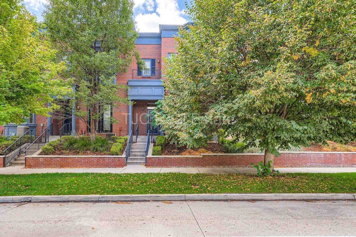 Photo - 8210 East 29th Avenue