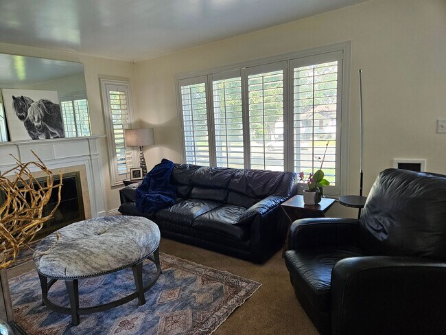 Foto del edificio - Charming 4 Bed, 2 Bath Home Near Schools &...