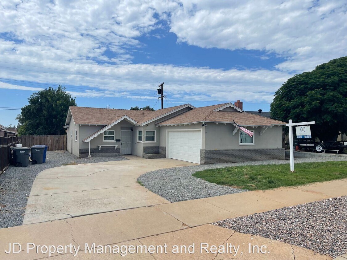 Foto principal - 3 br, 2 bath House - 1244 Navello St