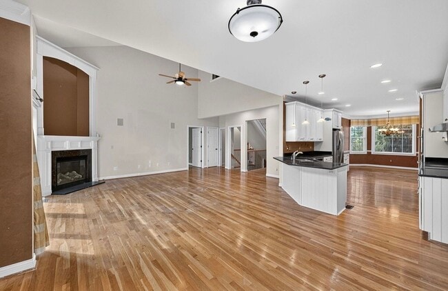 Building Photo - 6470 Royal Liverpool Ln