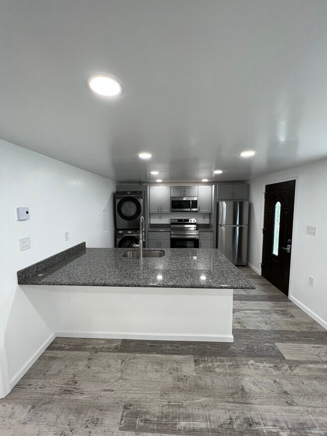 Foto del edificio - 109 Perrin Ave
