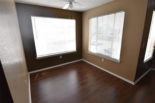 Building Photo - 2208 Antigua Pl