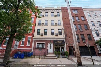 Building Photo - 322 Madison St
