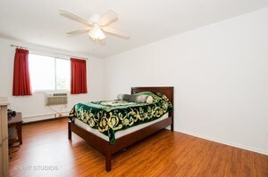 Foto del edificio - 9445 Kenton Ave