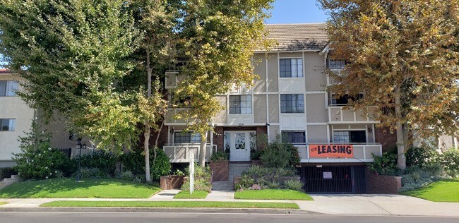 Foto del edificio - 1636 S Barrington Ave