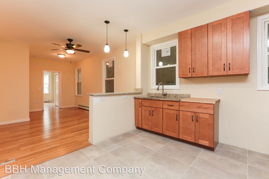 2 br, 1 bath - 134 Lincoln St # 1 - 2 br, 1 bath  - 134 Lincoln St # 1