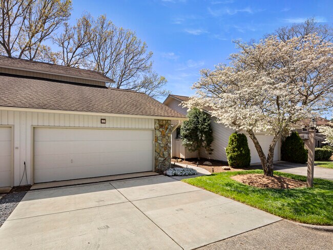 Foto del edificio - 106 Clubwood Ct