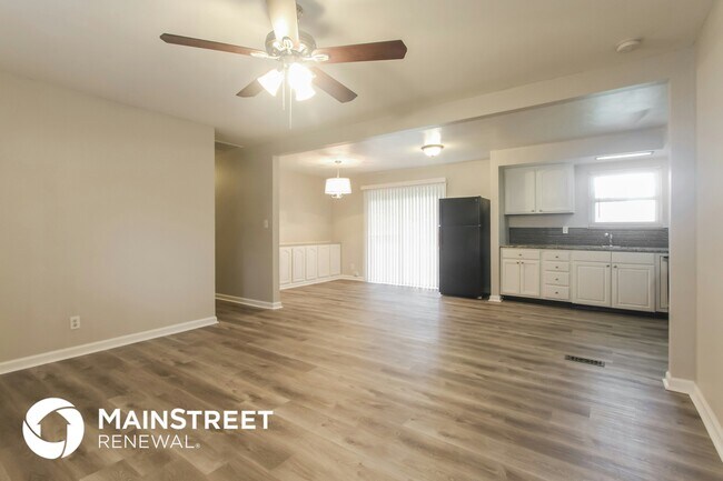 Building Photo - 5105 Rixon Ave