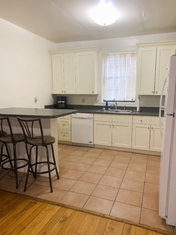 Foto principal - 7100 Zimpel St