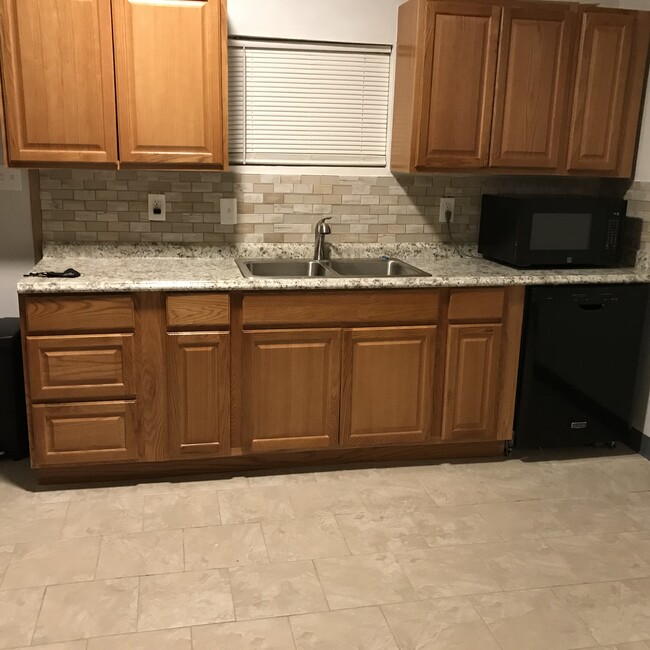 Foto del edificio - 1476 E 114th St