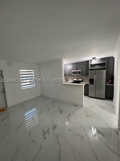 Building Photo - 4250 SW 67th Ave