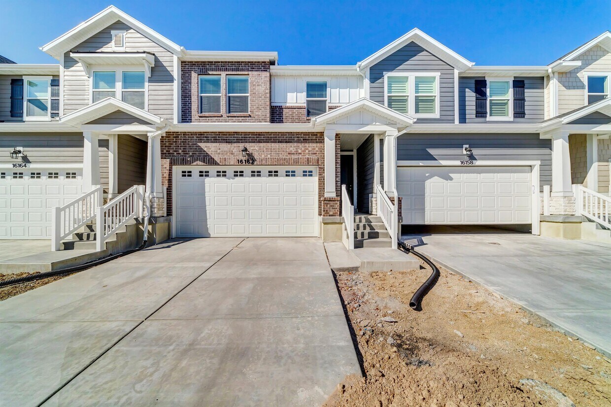 Primary Photo - 16197 S Truss Dr