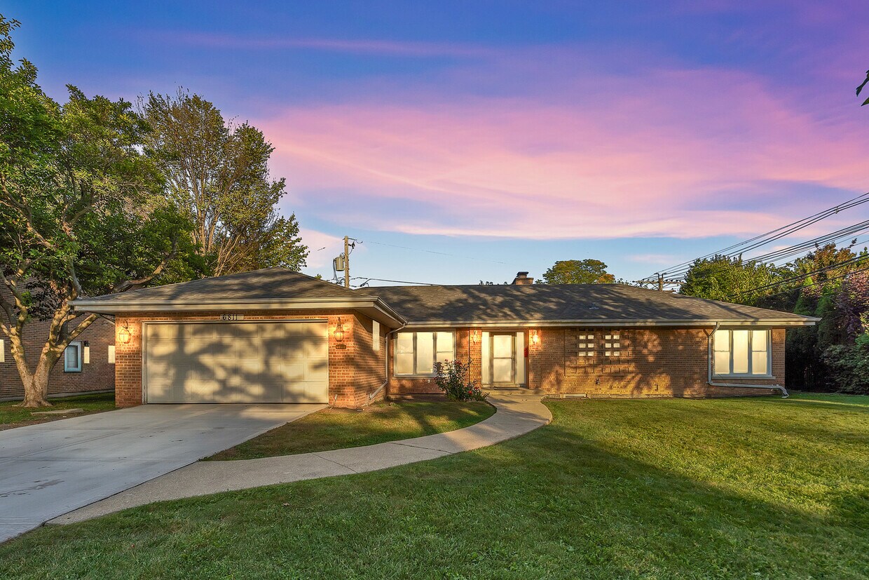 Foto principal - 6811 N Kenneth Ave