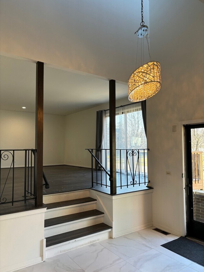 806 Harvard St, Wilmette, IL 60091 Condo for Rent in Wilmette, IL