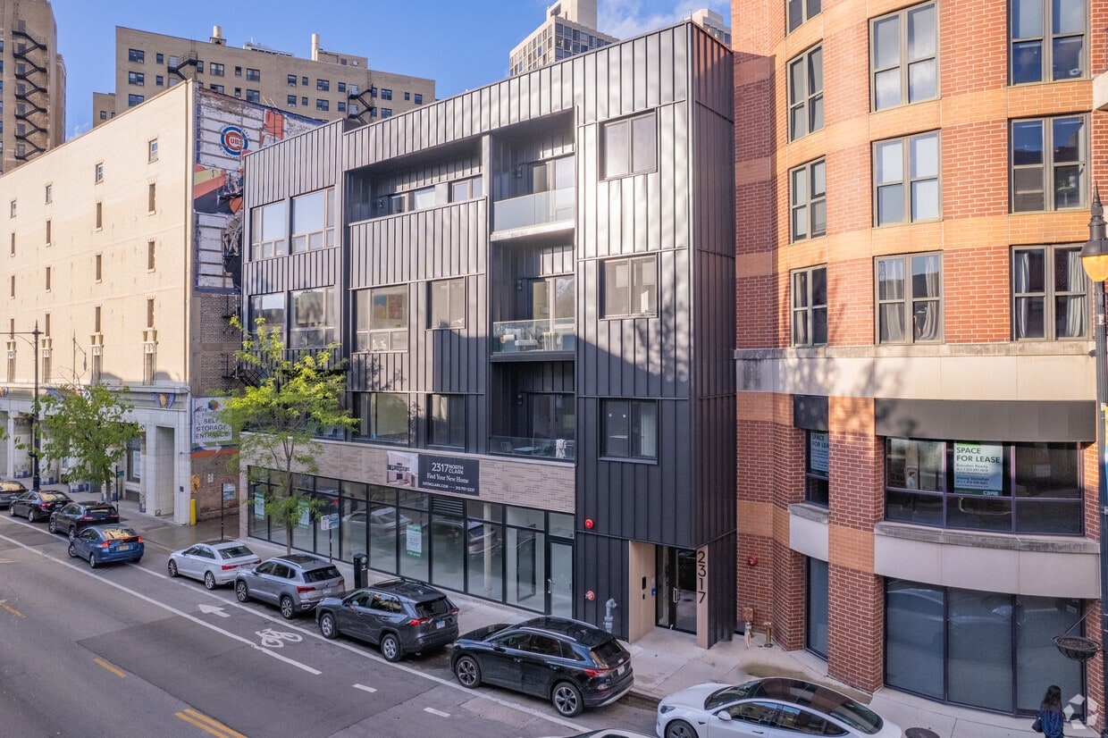 Building Photo - 2317 N Clark St