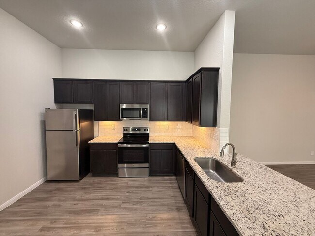 Foto del edificio - 3bd 2ba Prime Location