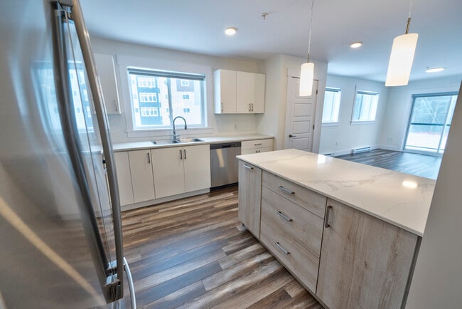 Building Photo - Manhattan Drive Community
