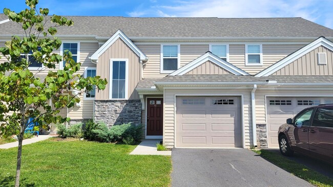 Building Photo - 62 Rollins Ln