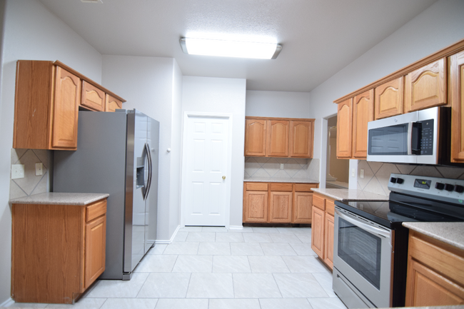 Building Photo - 5802 Durango Dr
