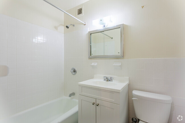 Bathroom - 1BR - St. Andrews Manor