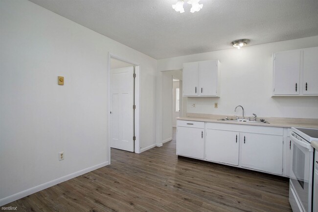 Building Photo - 2 br, 1 bath House - 62701 Red Arrow Hwy U...