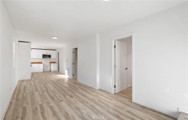 Foto del edificio - 819 N Hicks Ave