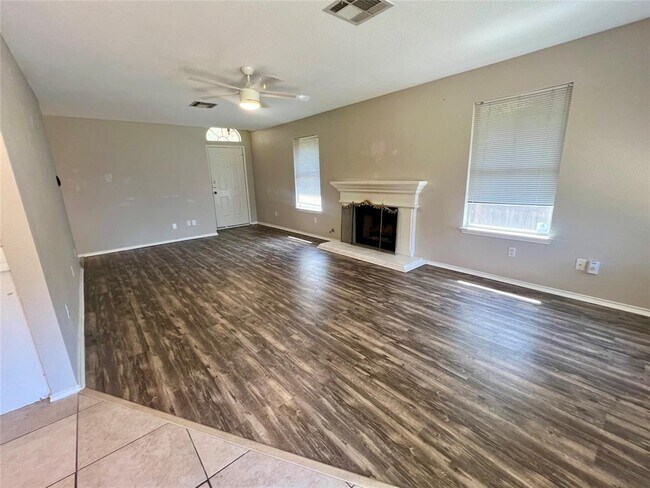Foto del edificio - 1156 Tetbury Ln