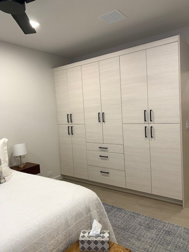 Foto del edificio - 2160 Dennison Ln