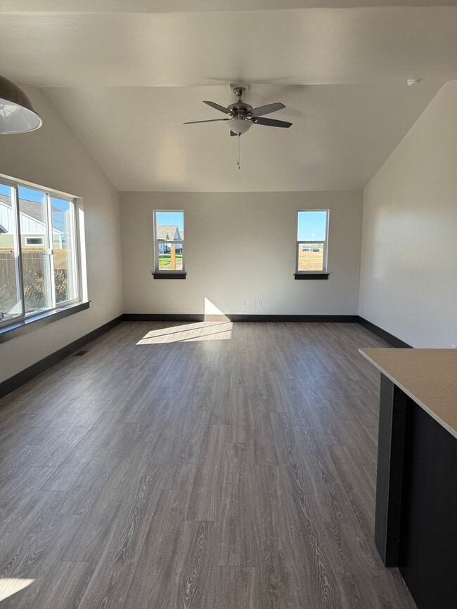 Building Photo - Brand New 3 Bed 2 Bath with double attache...