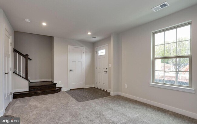 Foto del edificio - 7849 Francis Dickens Ln