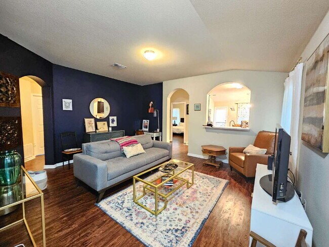 Foto del edificio - Charming 3-Bed Oasis in Lockhart with Styl...