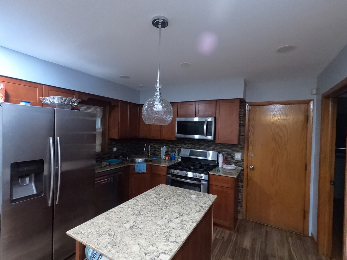Foto principal - 5931 S Whipple St