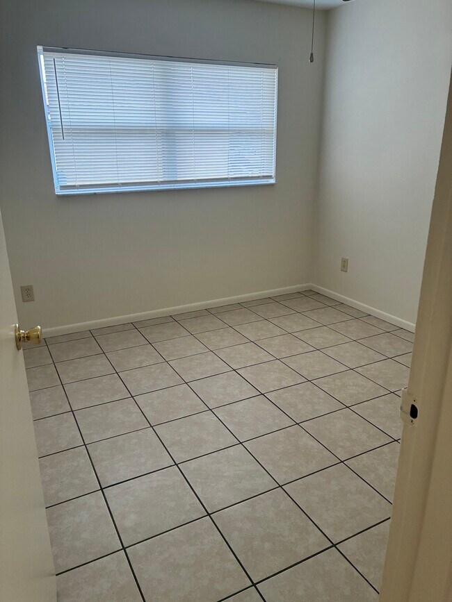 Foto del edificio - 2643 Kingswood Dr NE