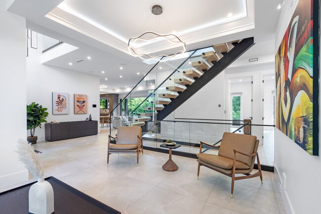 Building Photo - 2505 Edgemont Blvd